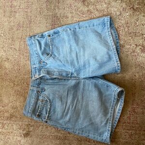 Levi’s High Rise Denim Shorts Light Wash Cutoff Size 28